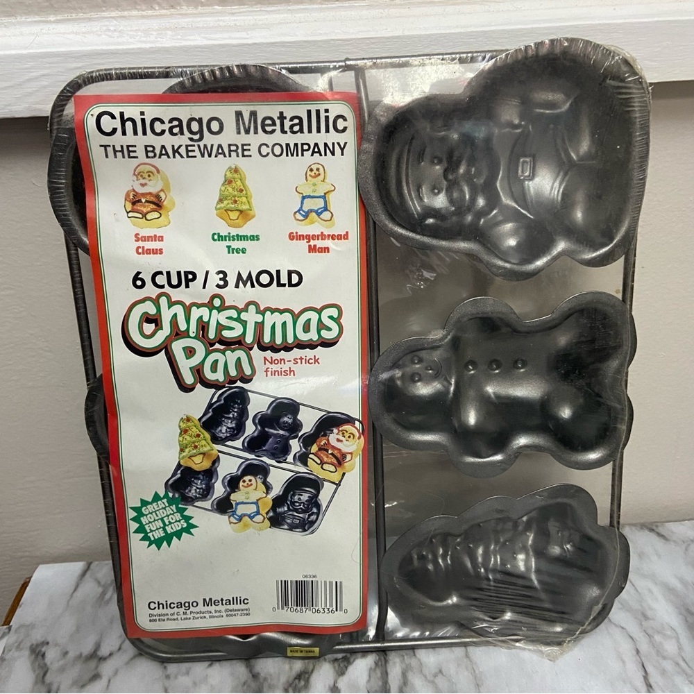 VTG Chicago Metallic Christmas Cake Cookie Pan 6 Cup 3 Mold Santa Tree